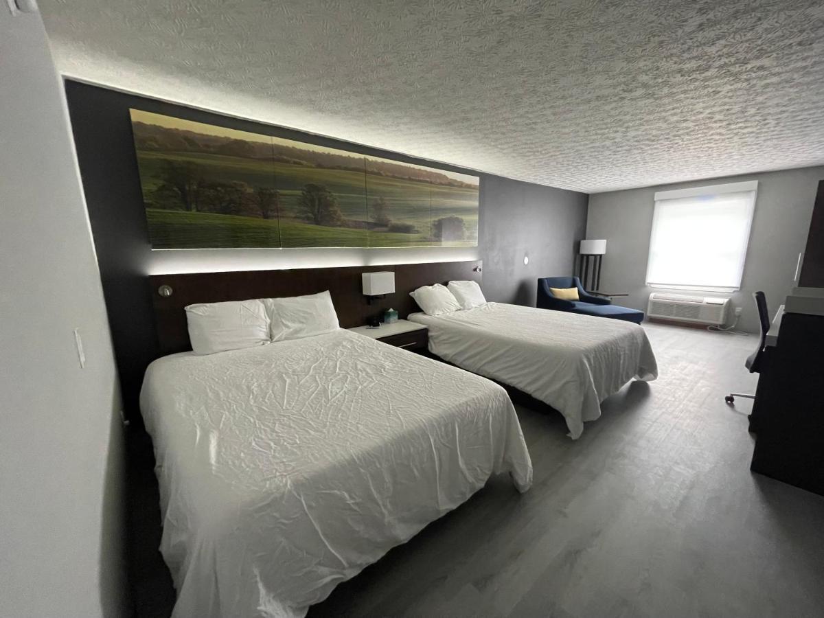 Luxor Inn & Suites, A Travelodge By Wyndham Elkins Exteriér fotografie