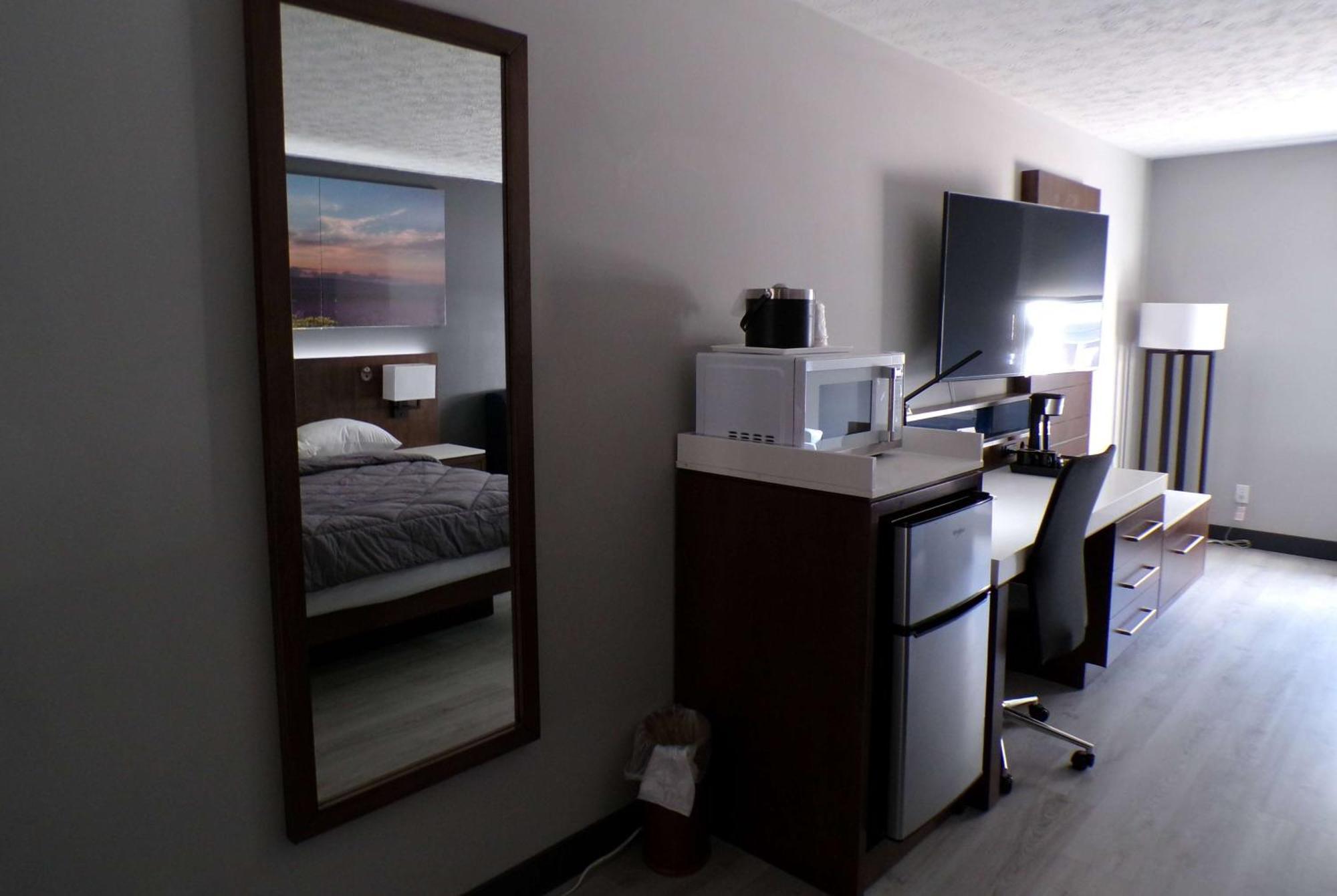 Luxor Inn & Suites, A Travelodge By Wyndham Elkins Exteriér fotografie