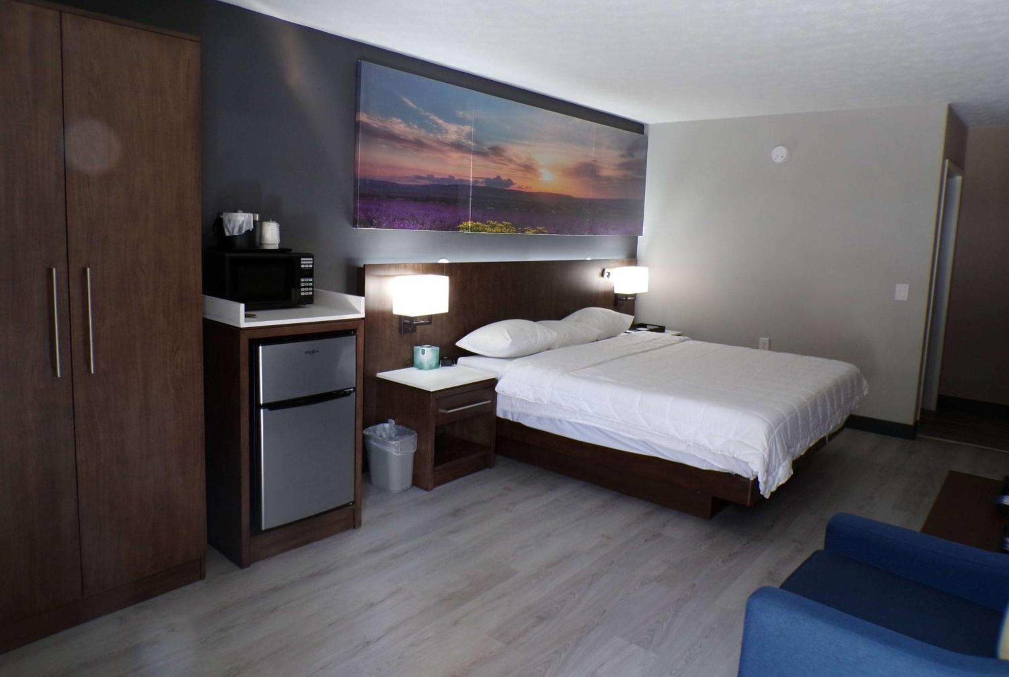 Luxor Inn & Suites, A Travelodge By Wyndham Elkins Exteriér fotografie