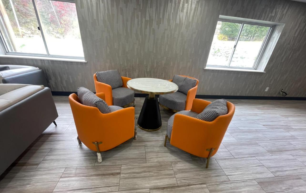 Luxor Inn & Suites, A Travelodge By Wyndham Elkins Exteriér fotografie