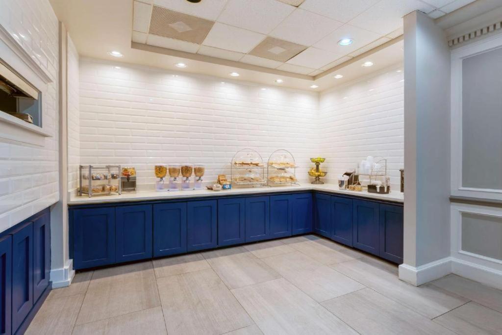 Luxor Inn & Suites, A Travelodge By Wyndham Elkins Exteriér fotografie